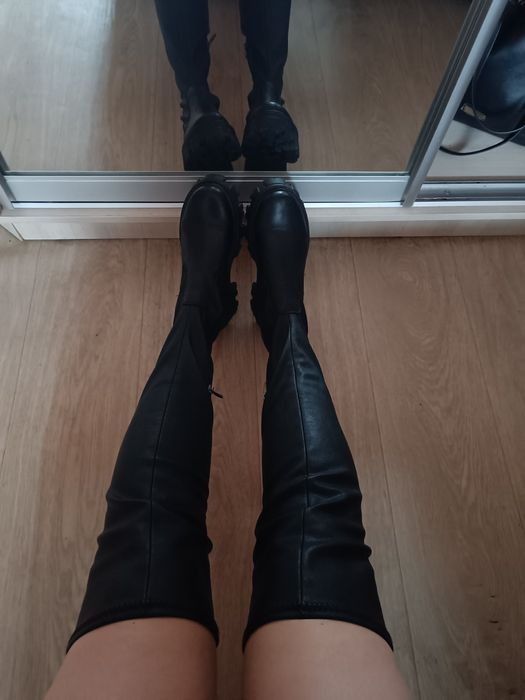 Продам жіночі ботфорти модні шкіряні