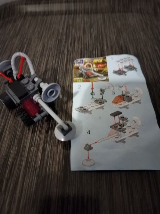 Lego - 31 peças - cápsula explorer