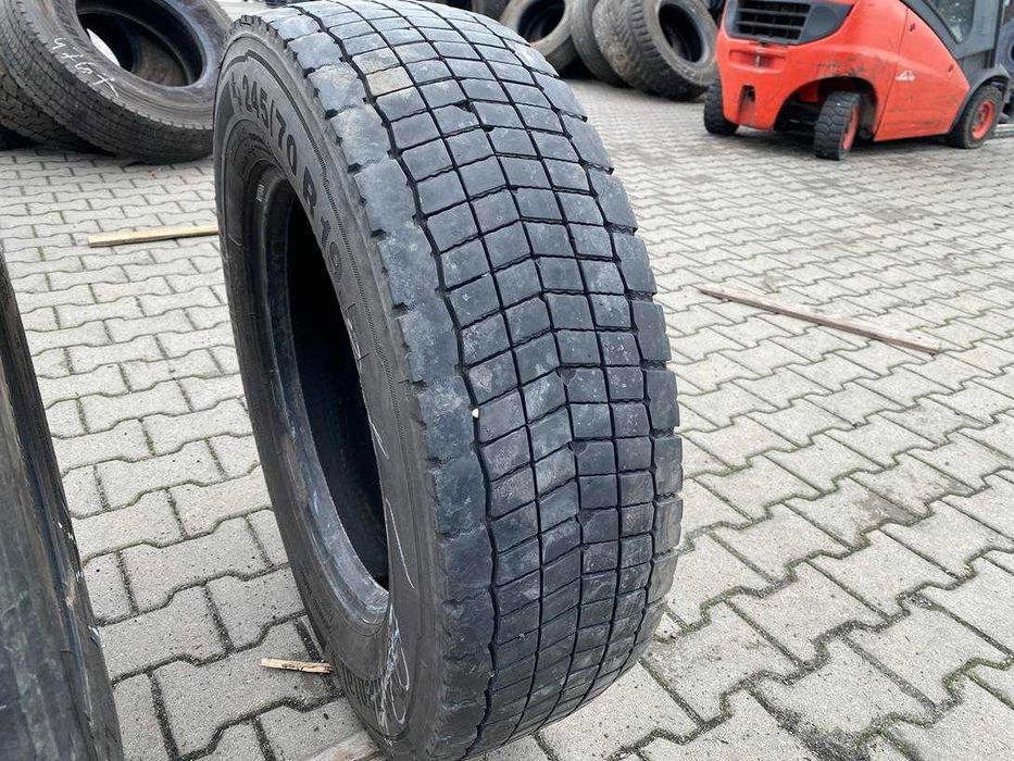 Opona ciężarowa używana naczepowa 245/70R19.5 CONTINENTAL CONTI HYBRID HD3 / 8-10mm