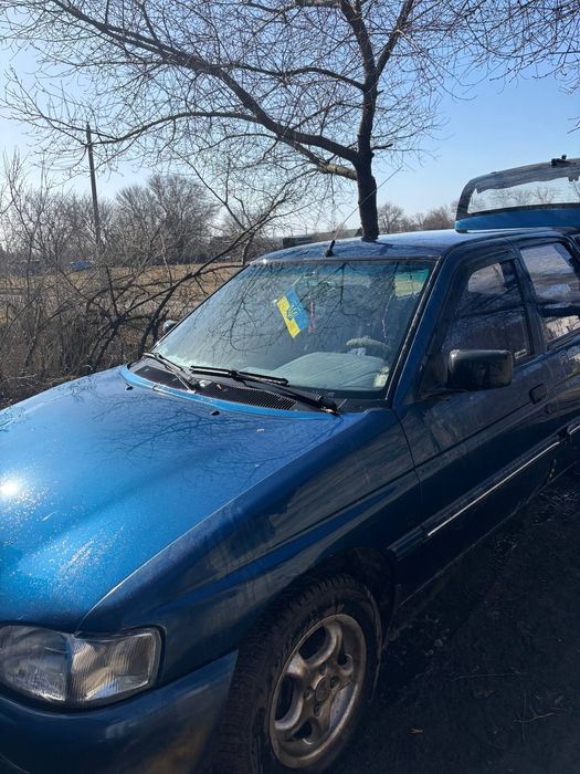 Продам машину форт эскорт уневерсал1984