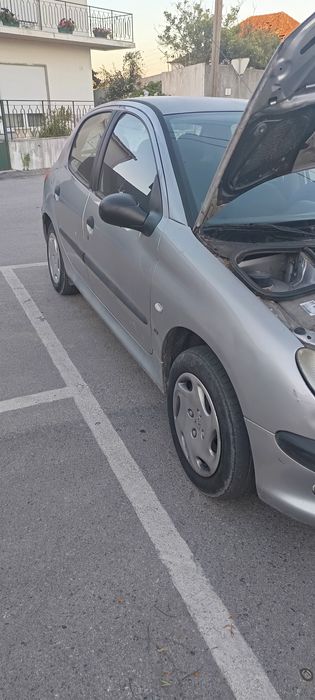 Peugeot 2006 ano 2000 em boa condições  carro de boa  procedência