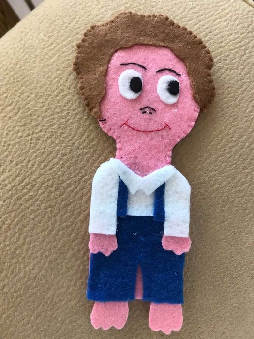 Ruca , Tom Sawer , Simpsons e outros dedoches