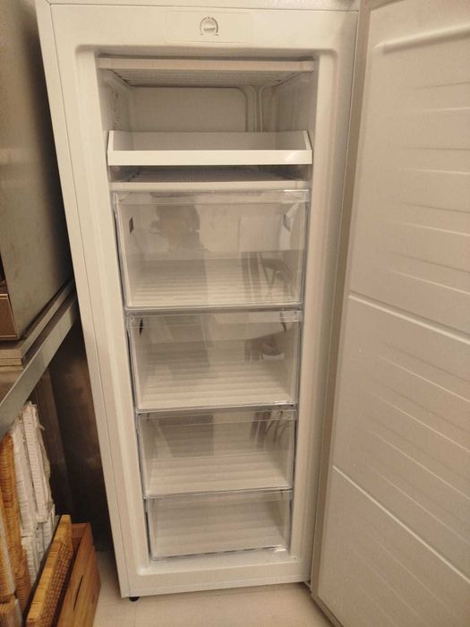 Arca Vertical KUNFT KUF9261 (Estático - 143,4 cm - 165 L - Branco)