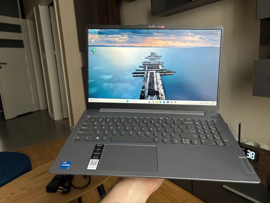 Laptop Lenovo IdealPad Slim 3 15IAH8 Dotykowy Stan Idealny