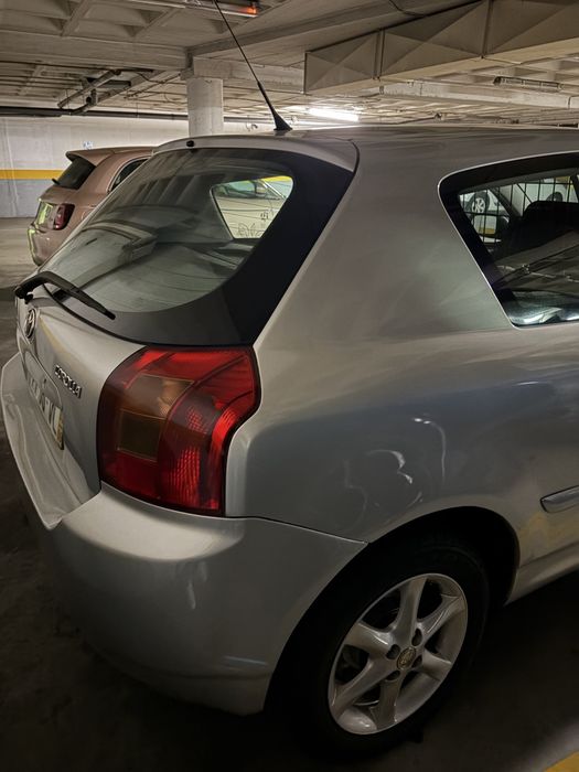 Toyota Corolla 2.0 D4d 2003 2 lugares c/IVA Dedutível