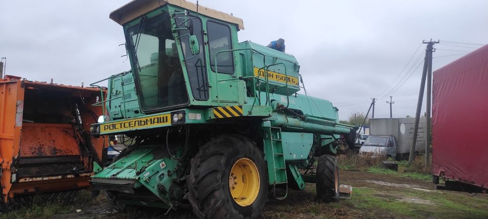 Комбайн зернозбиральний Дон 1500Б