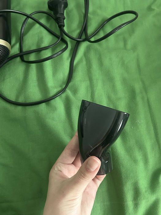 Фен-щітка Philips Essential Care Ionic HP8667/00