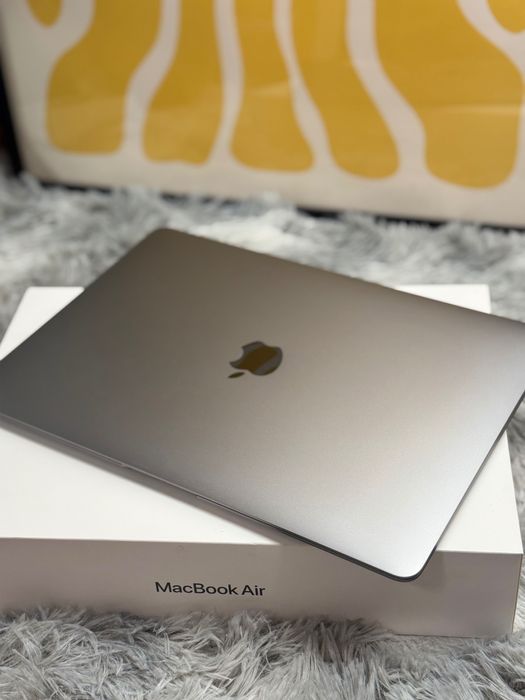 MacBook Air M1 8/256 Space Gray, stan idealny, bateria 95%, komplet