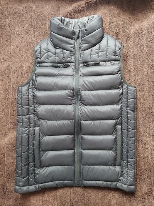 Жилетка безрукавка фірми Poolman оригінал 

Розмір по бірці: S

Вага: