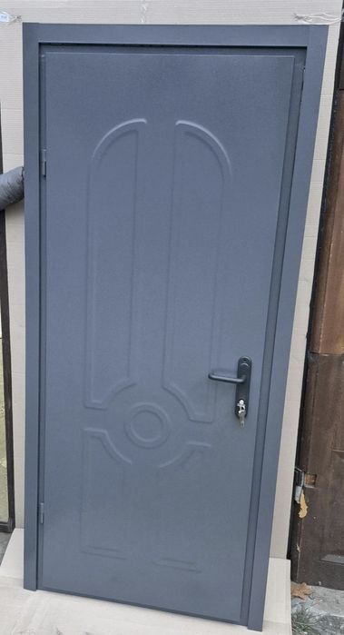 Двері Вхідні металеві в будинок/хоз приміщення/в наявності/Нестандарти