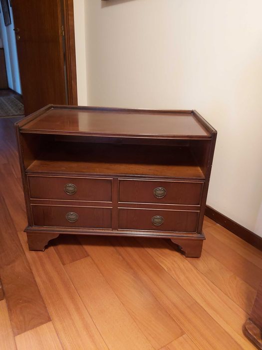 Mesa para TVclássica