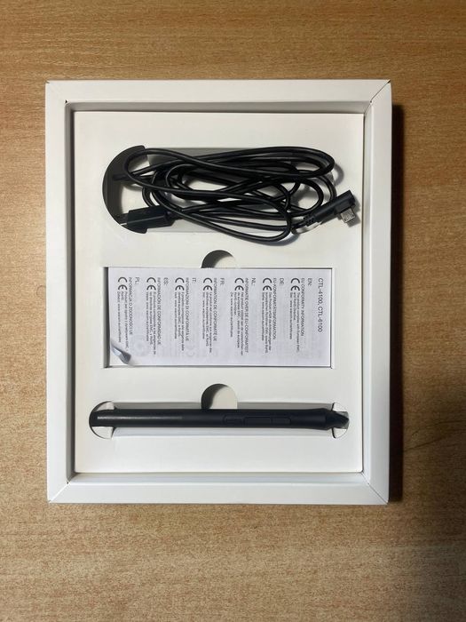Графічний планшет Wacom intuos S