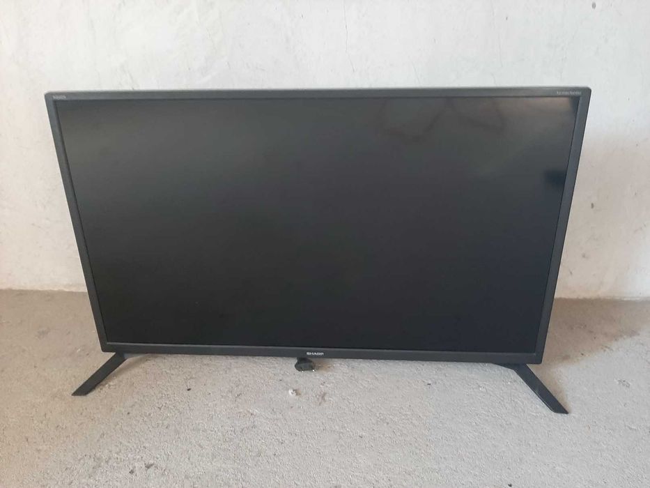 TV Sharp LED LCD 32'' – Modelo 32BC2E – Avariada (para peças)