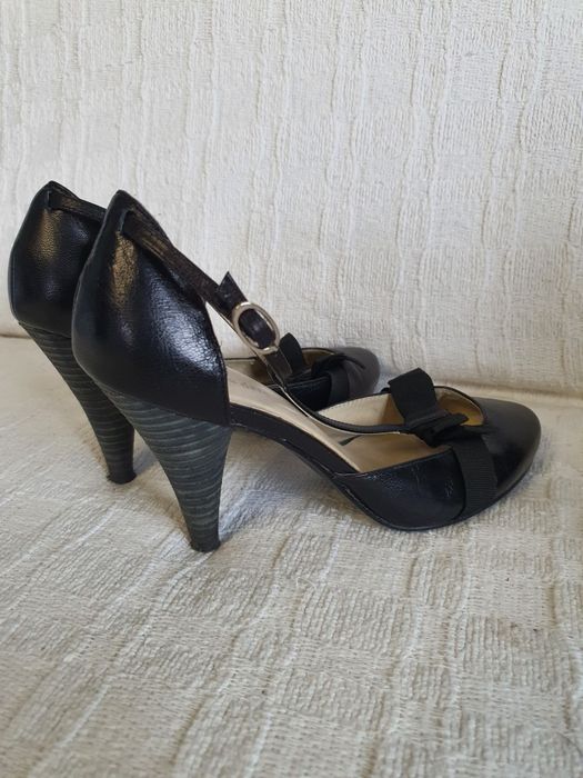 Buty na obcasie rozmiar 38