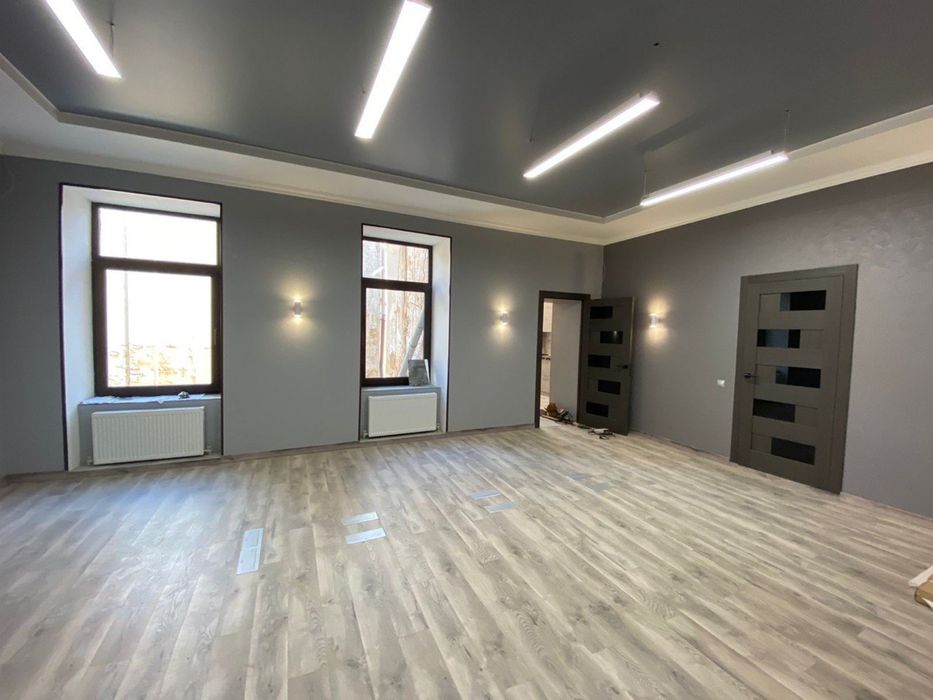 Сдам офис в центре города с генератором , ул Софиевская 15