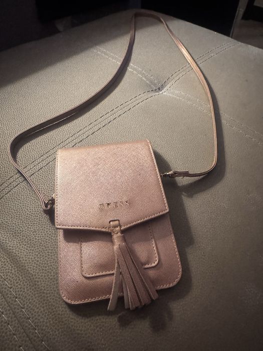 Saszetka nerka Guess