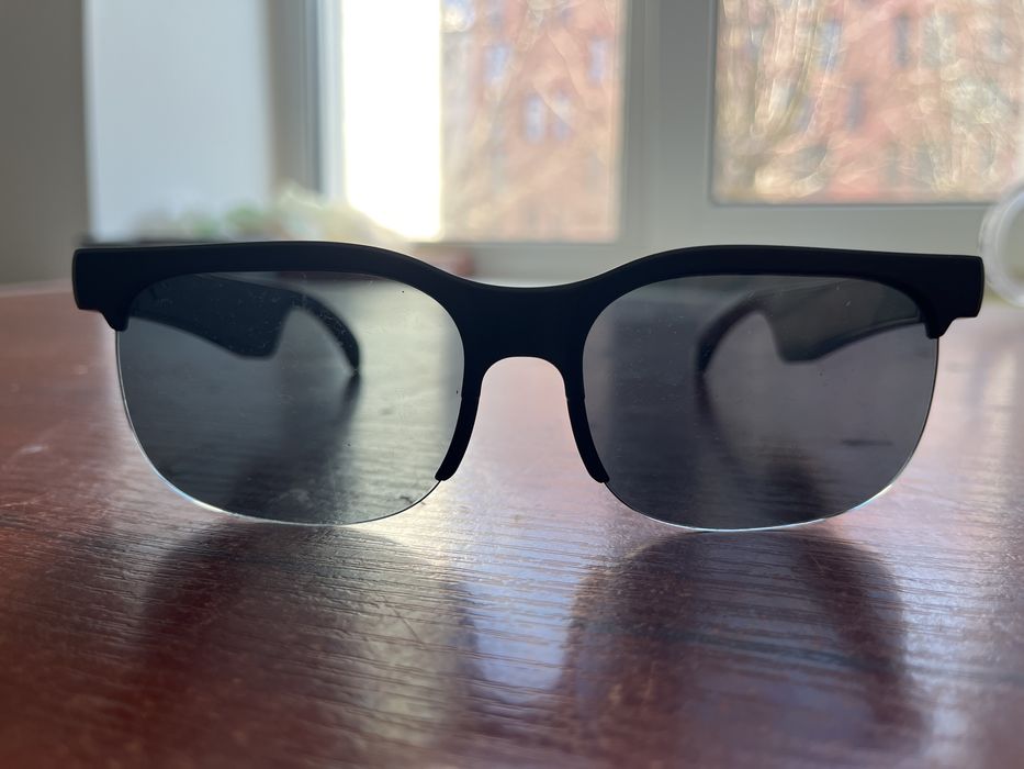 Окуляри з мікрофоном і динаміком