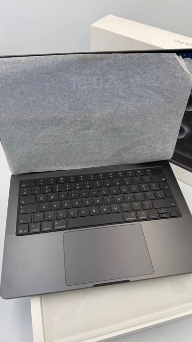 Apple MacBook Pro 14 M5 24/1TB Space Black (MDE34) 2025