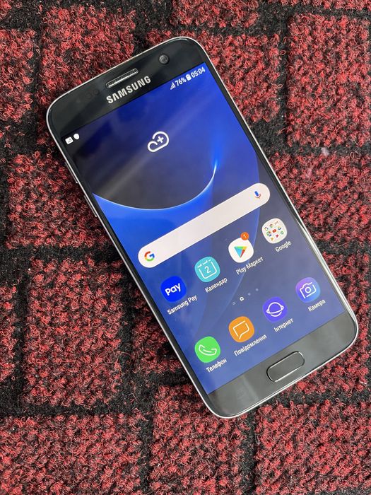 Samsung телефон.