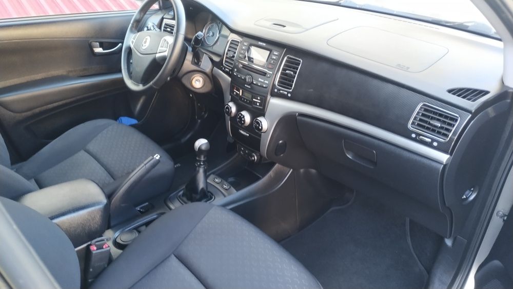 Автомобіль Санйонг Корандо