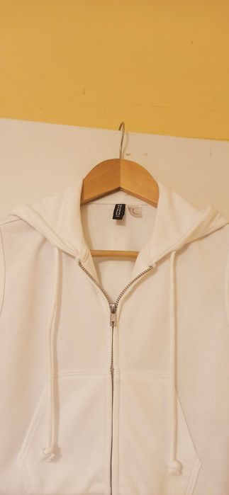 Sprzedam dresową, dziewczęcą,sportową  białą kamizelkę H & M