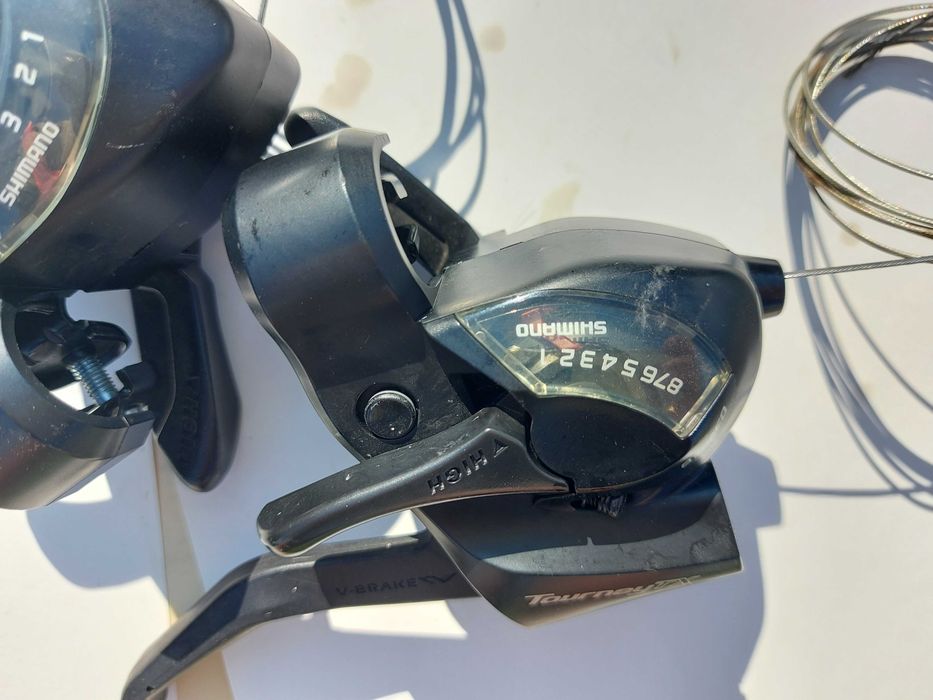Napęd Shimano 3x8 (manetki Altus + przerzutka Altus)