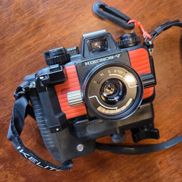 Nikonos “V” - Câmara subaquática de 35mm