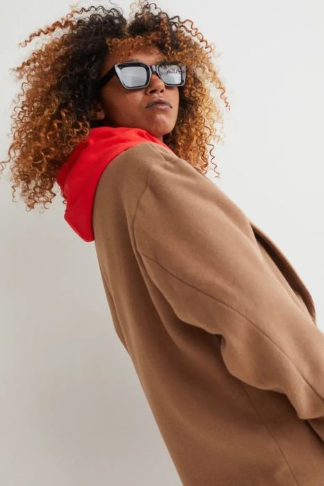 damski płaszcz z wełną karmelowy NOWY r 38 obszerny prosty stylizacji