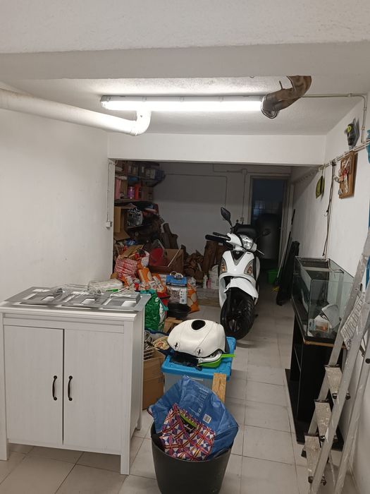 Arrenda-se garagem