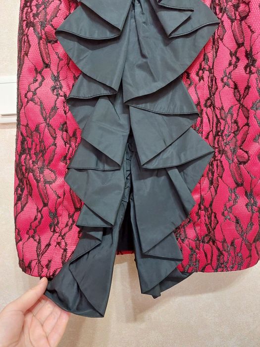 Вечірня сукня з гіпюру.