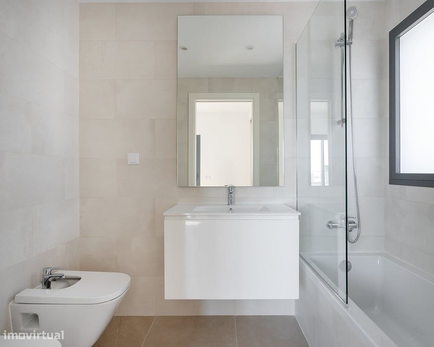 Apartamento T3 Duplex

3-bedroom duplex apartment