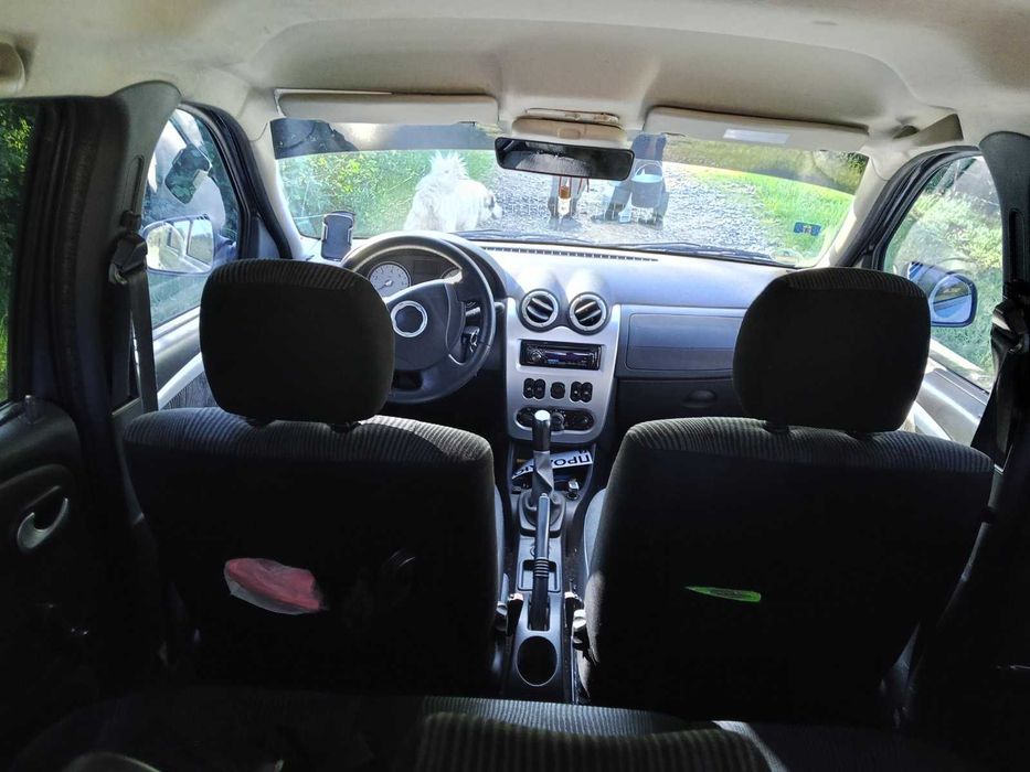 Автомобіль dacia logan