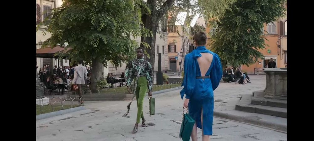 Блуза шёлк бант Gucci