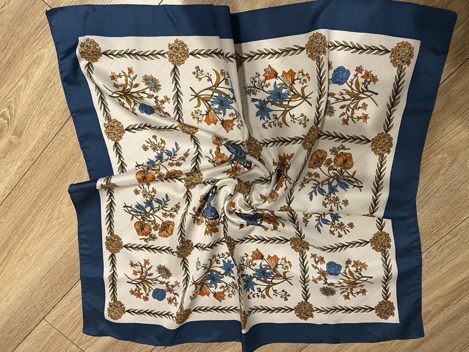 Хустка жіноча від бренду st.Michael