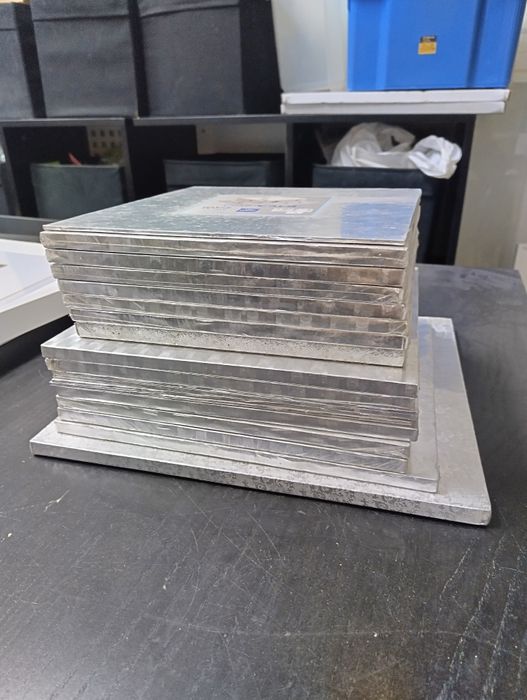 19 bases quadradas, prateadas para bolos (novas)