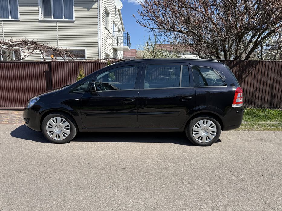 Opel Zafira з Німеччини Розмитнена 7 місць