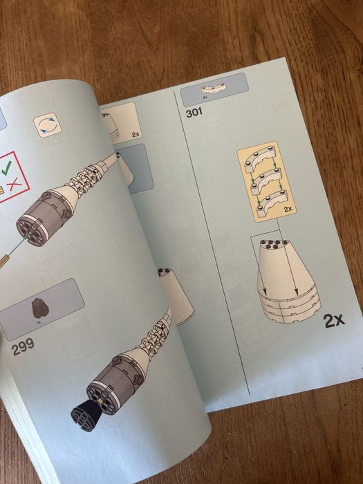 Lego Saturn V manual instruções 21309