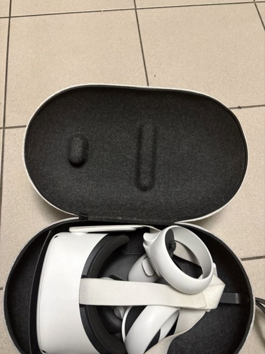 Óculos de Realidade Virtual Oculus Quest 2 + Faixa de Cabeça Elite + Estojo - Kit Completo - Com defeito