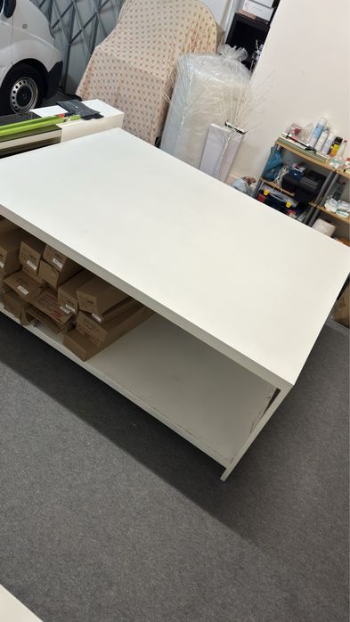 Mesa de trabalho grande
