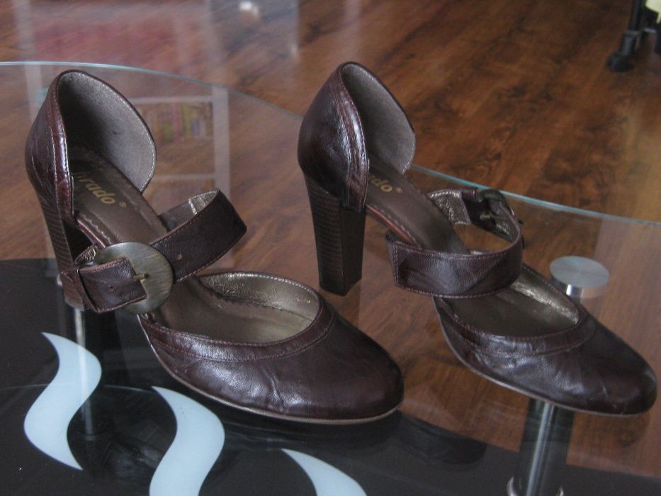 Czułenka skórzane rozmiar 38