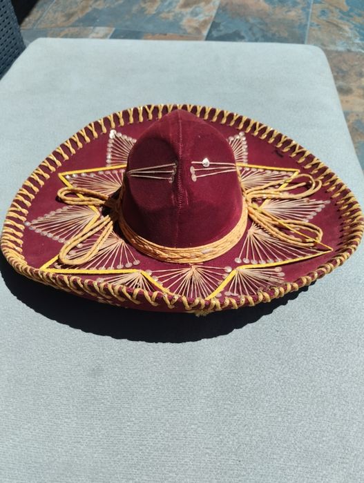 Chapéu mexicano com 47 cm de diâmetro