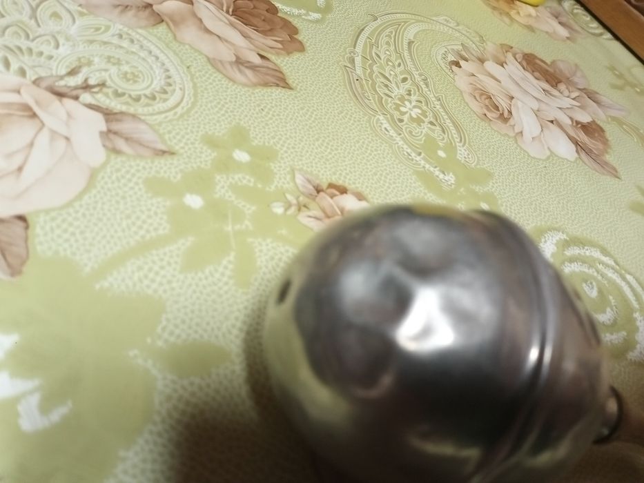 Stary instrument z PRL-u