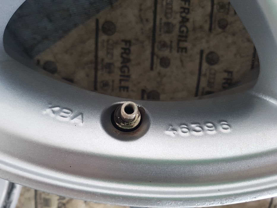 Felgi alu VW Touran Caddy Skoda Octavia Audi A4 B8    5x112  7jx16 ET38
