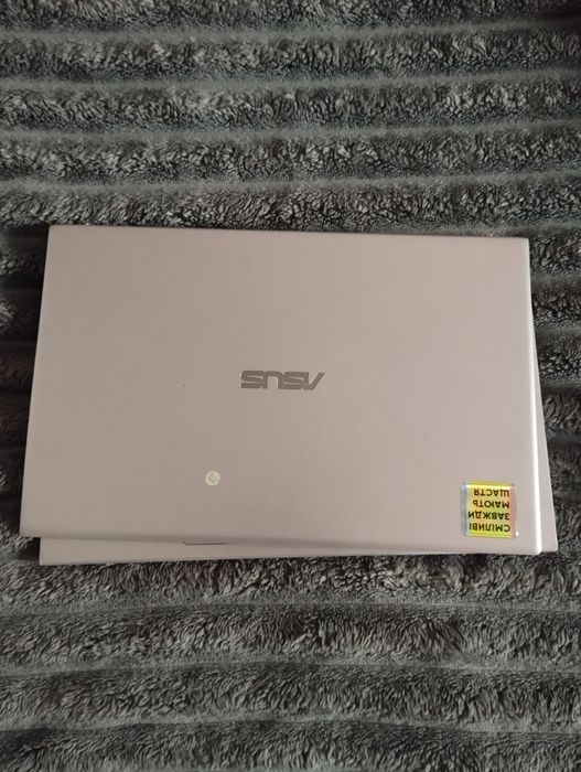Продам ноутбук з битою матрицею asus  x512u