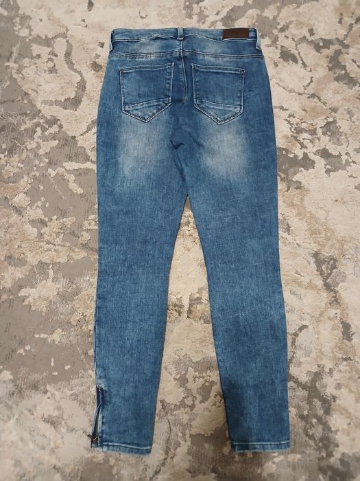 джинси, джинсова  спідниця.