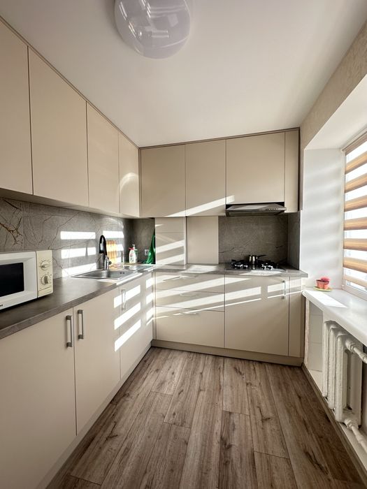 Зигіна, 2х кімнатна студія 17000грн + комунальні