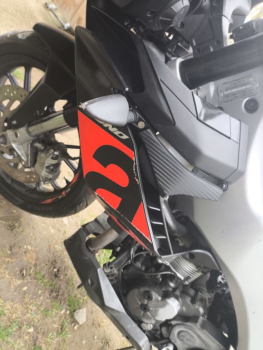 Aprilia tuono 125 czasza lampa przod komplet