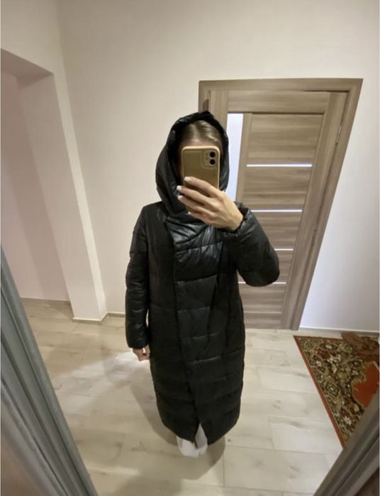 Плащ на зиму в чорному кольорі