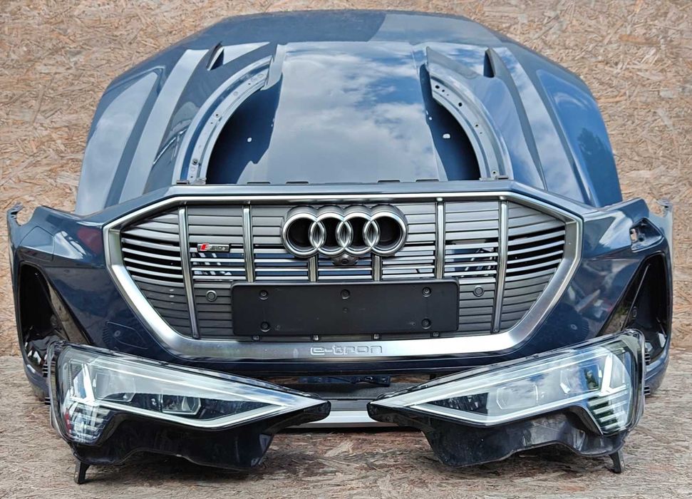 Бампер Audi Q8 E-TRON деталь запчастини ауді ку8 е трон запчасти