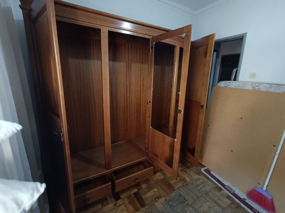 Roupeiro - guarda vestidos 3 portas